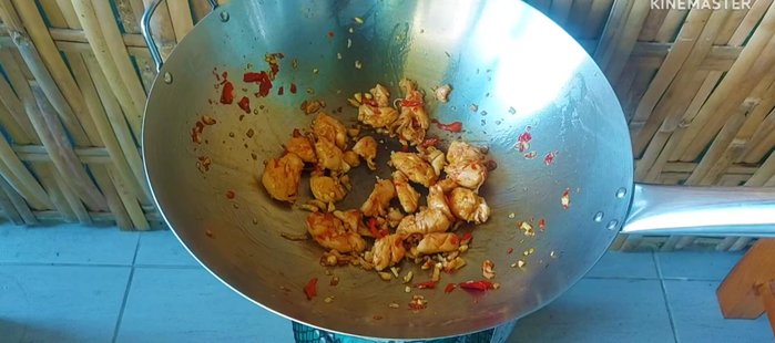 Add sauce: Pour in the prepared sauce and stir-fry to combine all ingredients.