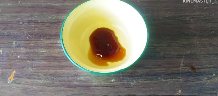 Prepare the sauce: Combine snails, light soy sauce, seasoning powder, MSG, salt, sugar, and dark soy sauce in a bowl. Adjust amounts to your preference for color and taste.