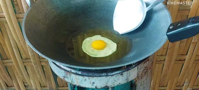 Fry the eggs over medium heat until cooked through. Set aside.
