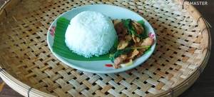 Delicious Thai Basil Pork Stir-Fry (Recipe)