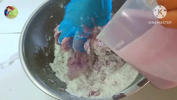 Gradually add the blended sweet potato mixture to the dry ingredients, alternating with kneading the dough until the flour and sugar are well dissolved.