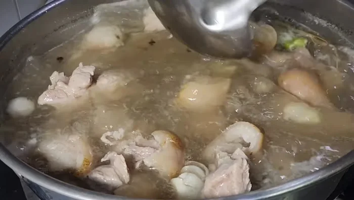 Simmer over high heat for 30 minutes. Then, reduce heat to low.