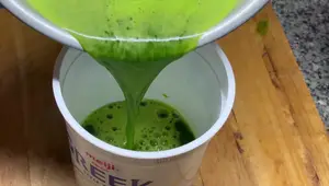 Concentrated Pandan Leaf Juice: 3-Month Storage Dessert Recipe