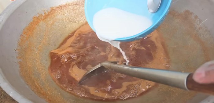 Thicken the sauce with tapioca flour mixed with water.