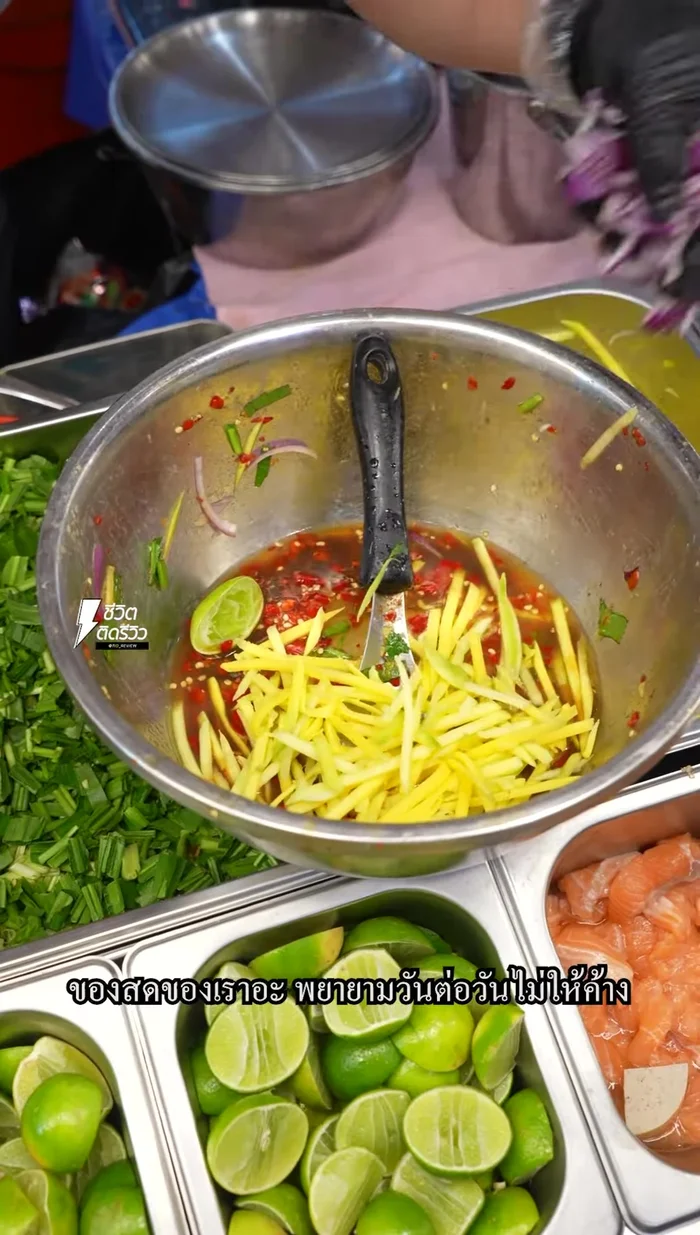 Prepare the chili sauce: Grind fresh chilies using a mortar and pestle. (Note: The beans are still there for freshness)