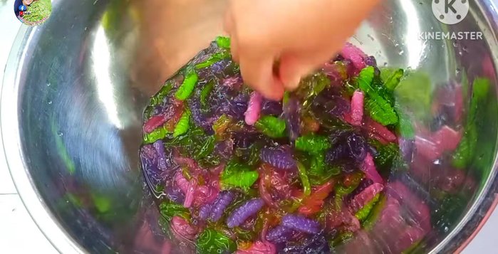 Drain the noodles well.