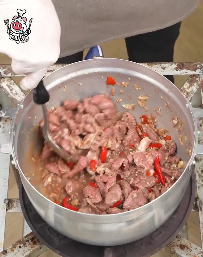Add raisins and a little more chili.