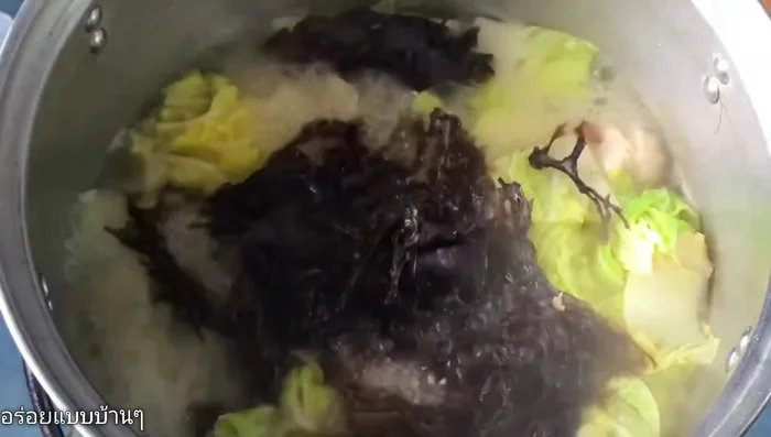 Add seaweed and mix well. Adjust seasoning (add soy sauce if needed).