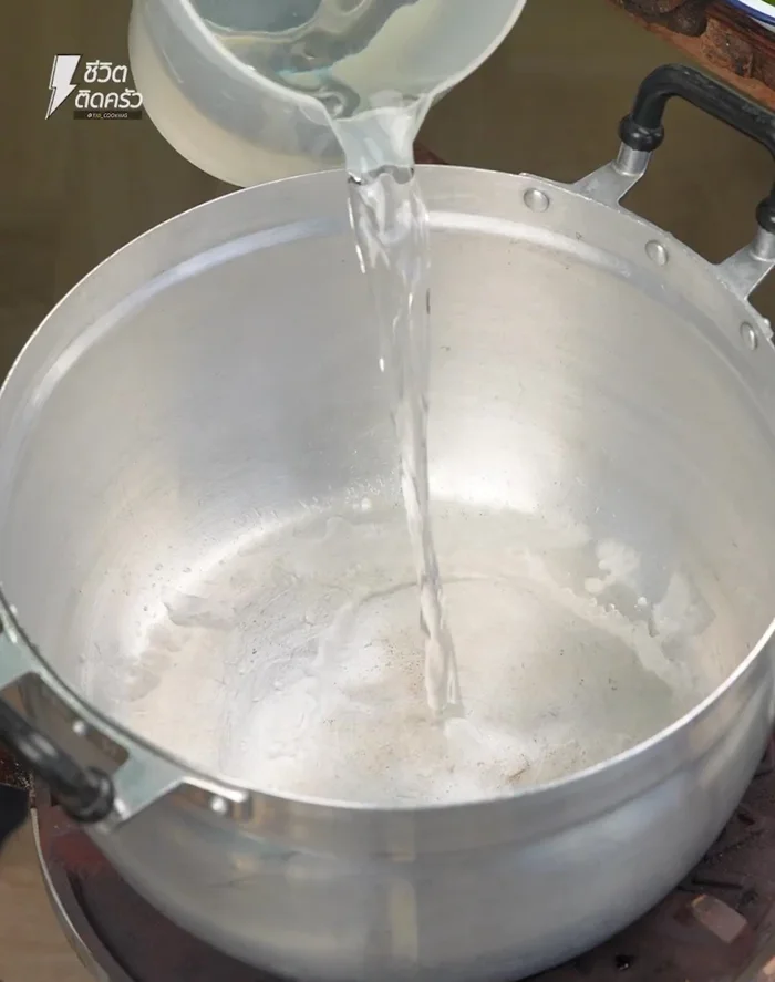 Put a pot on medium heat, add jungle water and bring to a boil.