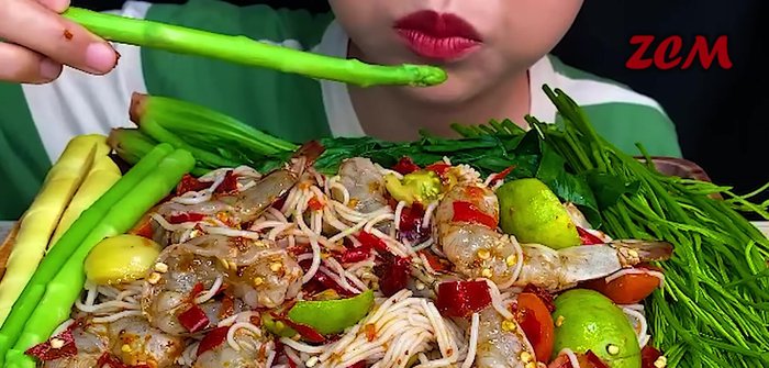 Make the sauce: In a bowl, whisk together fish sauce, lime juice, minced garlic, sugar, and chili peppers to taste.