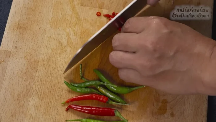 Prepare the sauce: Mix lime juice, fish sauce, and sugar until dissolved. Taste and adjust to your preference.