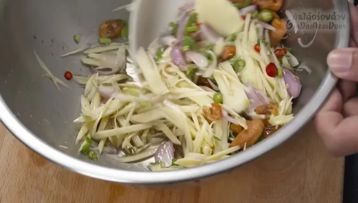 Add the prepared sauce and mix well.