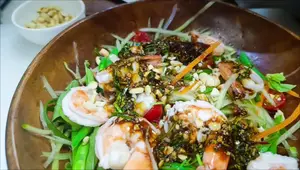 Som Tam Salad Recipe: Spicy Thai Raw Papaya Salad with Prawns