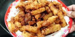 Crispy Fried Pork Belly with Spicy Jaew Sauce: Easy Thai Recipe