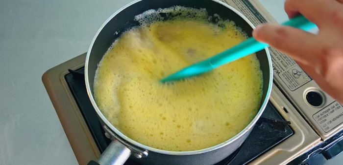 Skim off any air bubbles that rise to the surface.