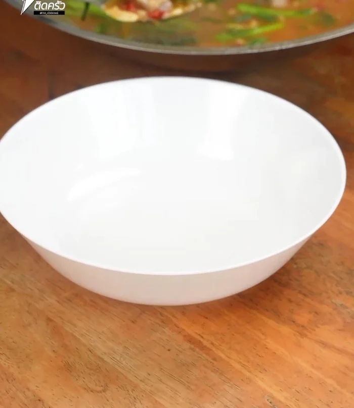 Serve the Cantonese soft bone curry hot with sticky rice or plain rice.