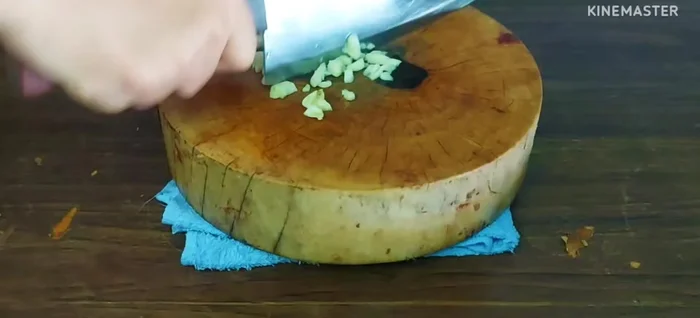 Chop the garlic.