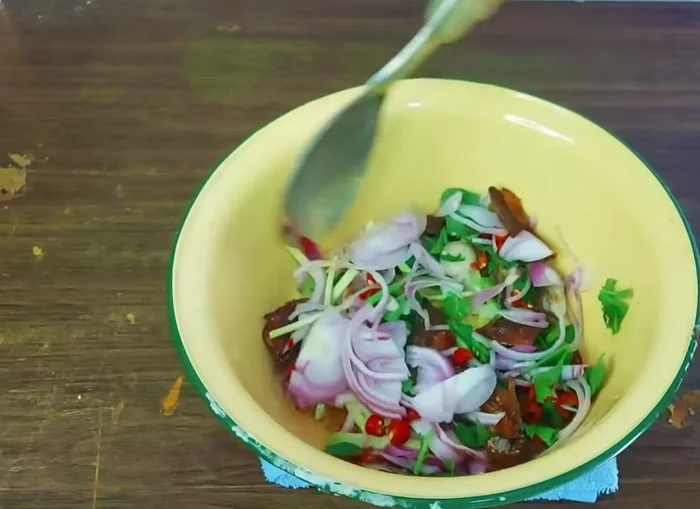 Mix all ingredients thoroughly.