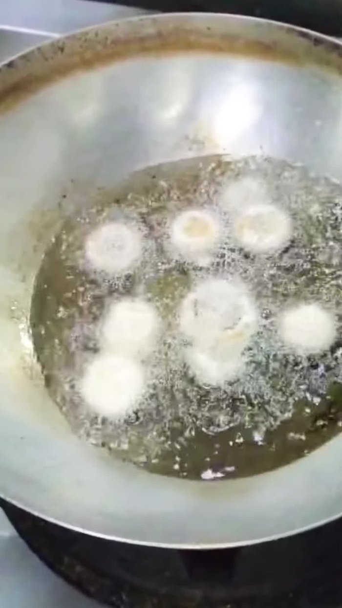 Fry the mushrooms until crispy at 180 degrees.