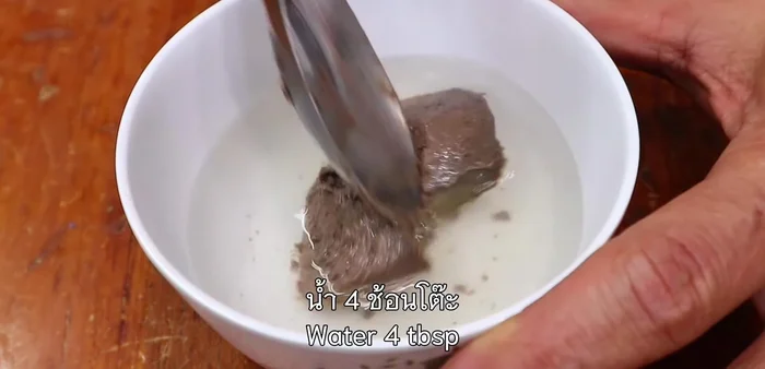Combine the pork ribs and the prepared sauce. (The actual cooking process starts here)