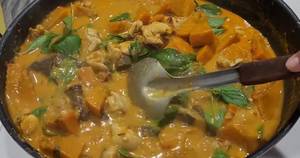 Easy Chicken and Pumpkin Curry Recipe | Thai Coconut Milk Delight