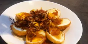 Easy Son-in-Law Eggs Recipe (Khai Luk Khai) - Thai Fried Egg Delight