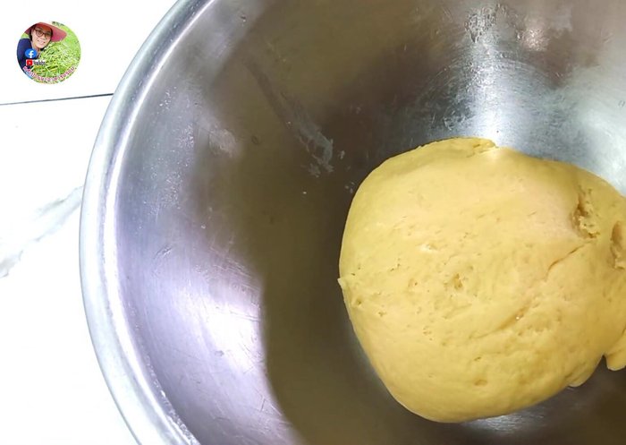Rest the dough for 10 minutes.