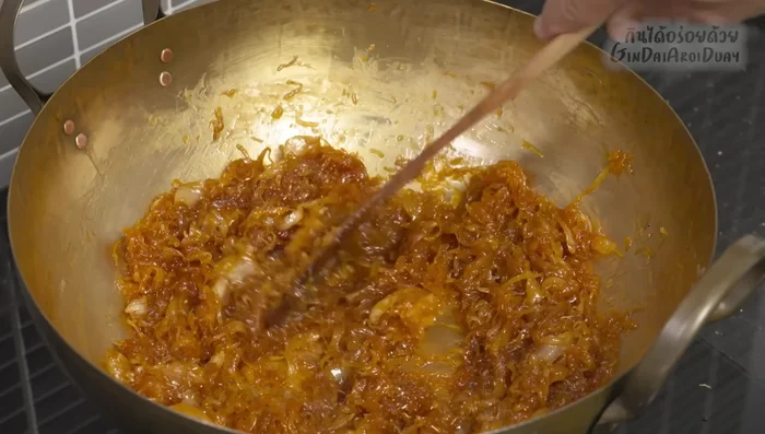 Let the filling cool completely.