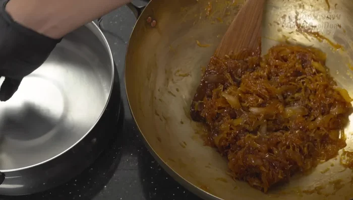 Shape the filling into small balls.