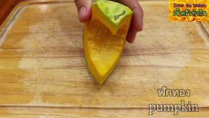 Stir-fried Pumpkin with Pork and Basil: A Delicious Thai Recipe