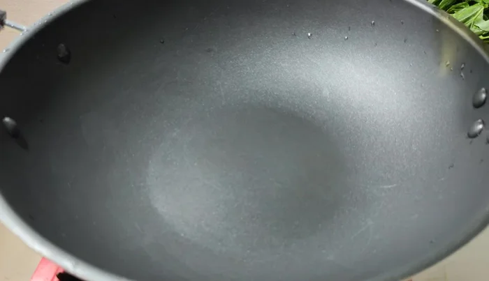 Heat a pan and add cooking oil.