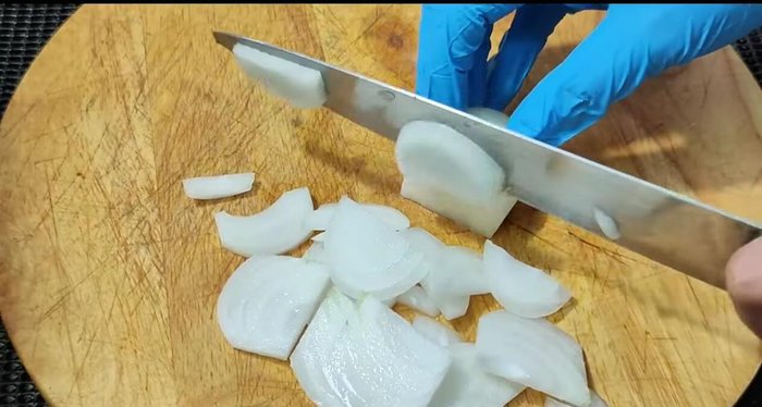 Cut the onions and bell peppers.