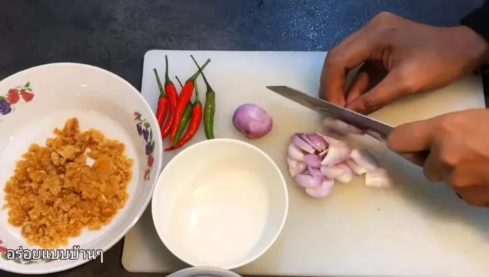 Chop the shallots.