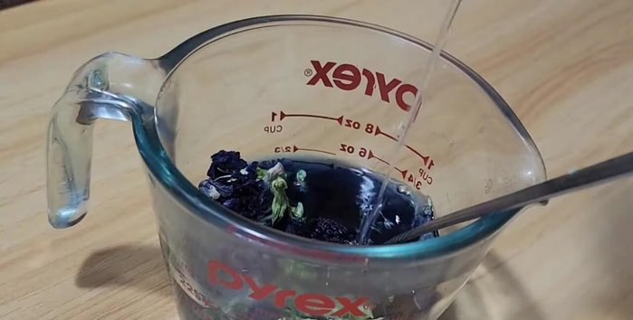 Steep 20 dried butterfly pea flowers in hot water. Stir and let it sit for about 2 minutes until the color is released (dark blue).