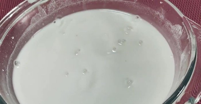 In a small bowl, mix salt and vegetable oil.