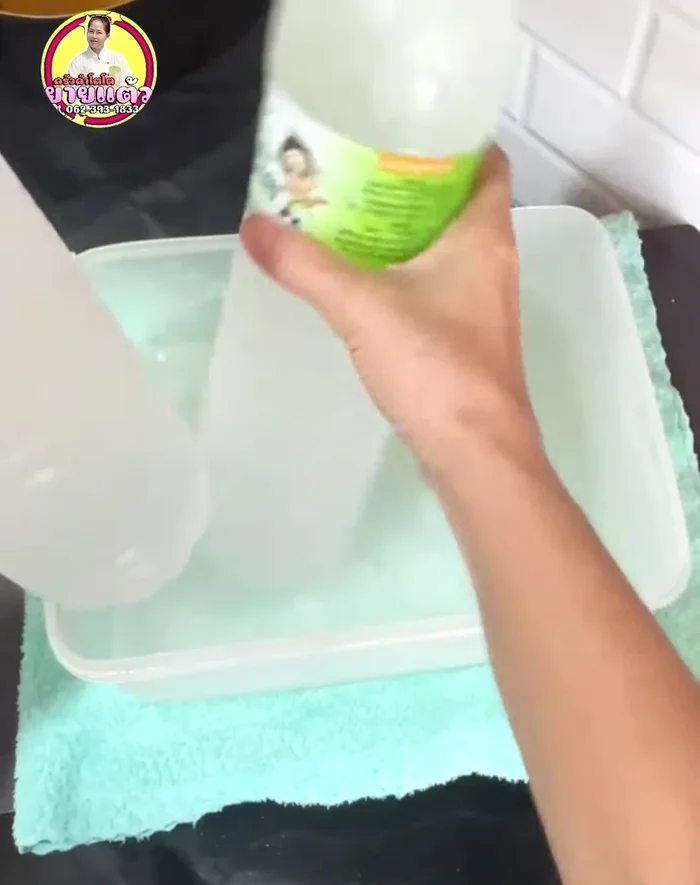 Freeze the bottles for 1 day and 1 night to allow the ice to set firmly.