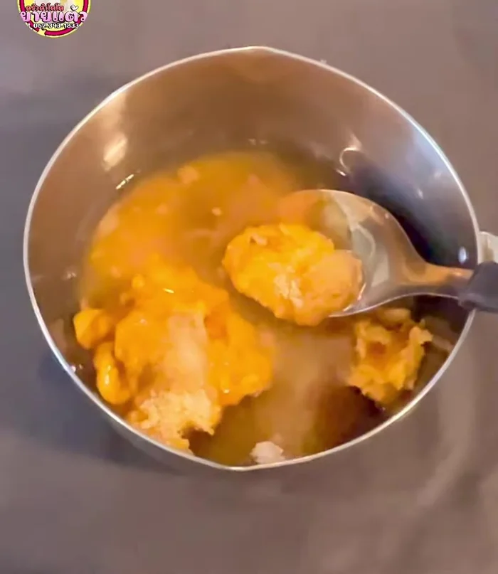Add all ingredients (water, palm/coconut sugar, tamarind juice, seasoning powder, salt, unrefined sugar, MSG) to a pot. Stir in the sugar until dissolved.