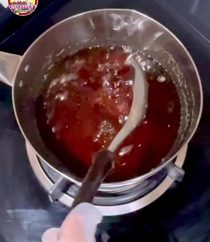 Let it boil for another 5 minutes (total boiling time: 10 minutes).