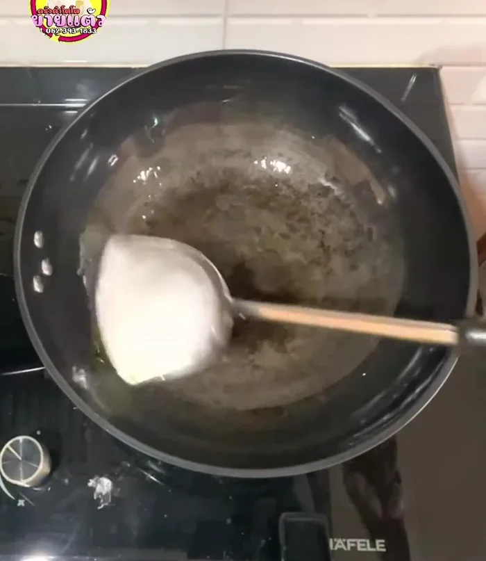 Heat oil in a pan over medium heat. Fry the eggs until cooked and set aside. (53.64)