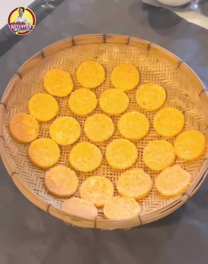 Dry the rice crackers: Place the shaped crackers in a winnowing basket or drying rack and let them dry for 2-3 days, or use a fan to help.