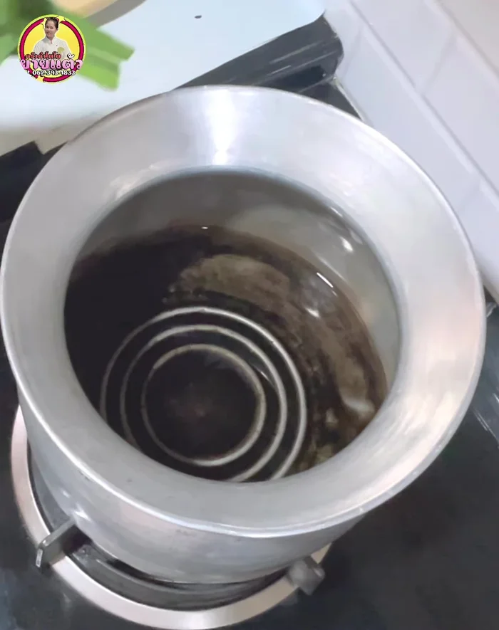 Prepare the sticky rice: Soak glutinous rice for at least 3 hours. Then, steam for 25 minutes on medium-high heat with pandan leaves for fragrance. Use old rice for best results.