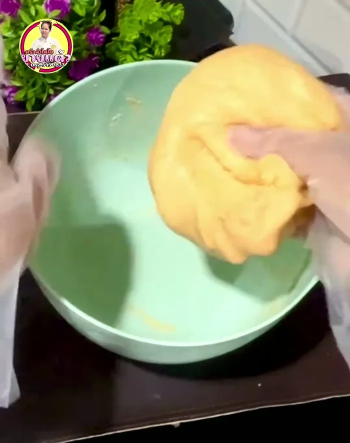 Roll the dough into small balls.