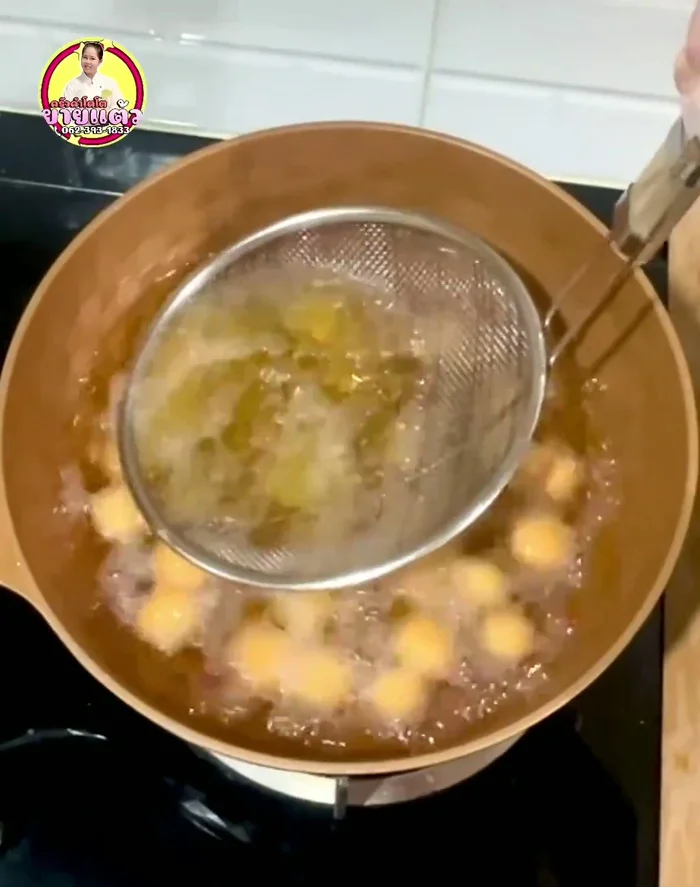 Press down firmly on each cake for 2-3 minutes to create hollow centers. The harder you press, the puffier and hollower the cake will be.