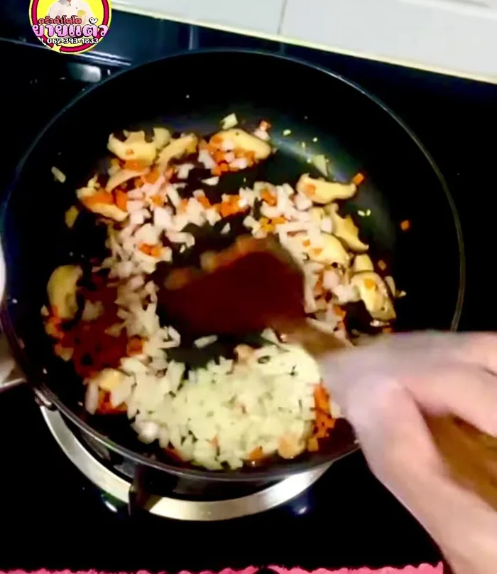 Add onions and ground pork; stir-fry until fragrant.