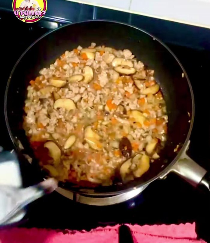 Mix 1 tablespoon of cornstarch with water and stir into the sauce until thickened.