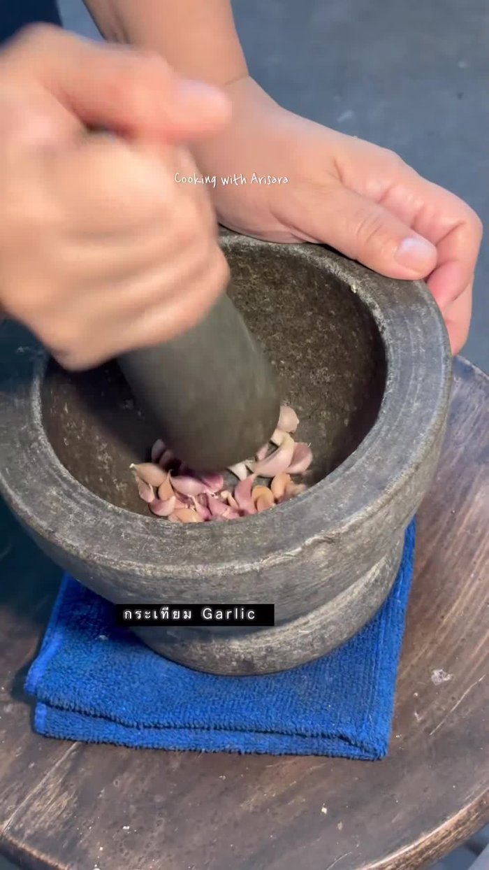 Prepare the eggplant. Wash and cut into bite-sized pieces.