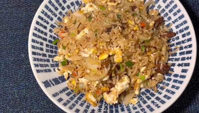 Put a pan on medium heat. Add vegetable oil.