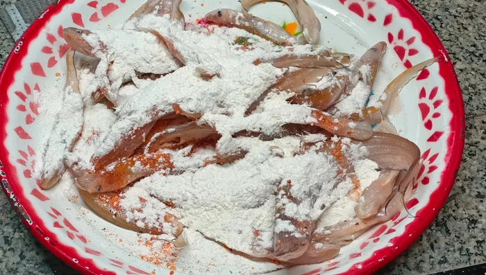 Add 2 heaped tablespoons of crispy flour and mix well. (52.739)