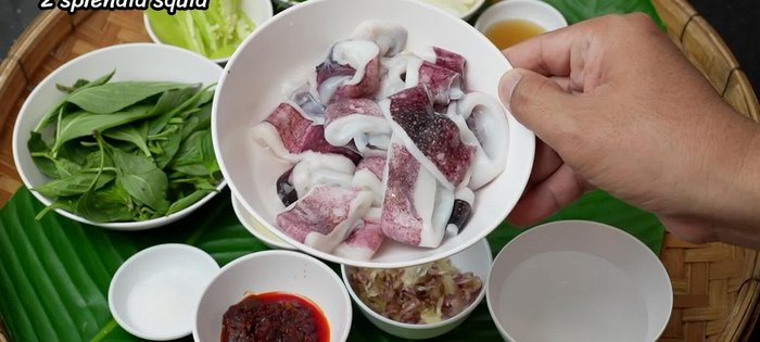 Cut the squid into thick pieces. No need to blanch.