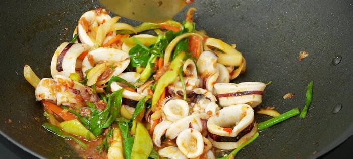 Turn off the heat. The dish is ready.